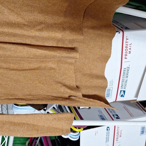 MAURICES LIGHT BROWN SWEATER SIZE MEDIUM LONG SLEEVE TOP - Picture 3 of 4